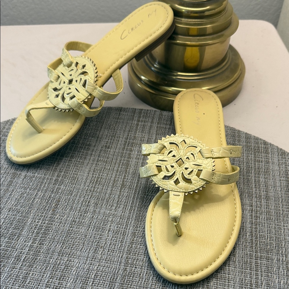 Circus by Sam Edelman Pale Yellow Leather Medallion Thong Sandals